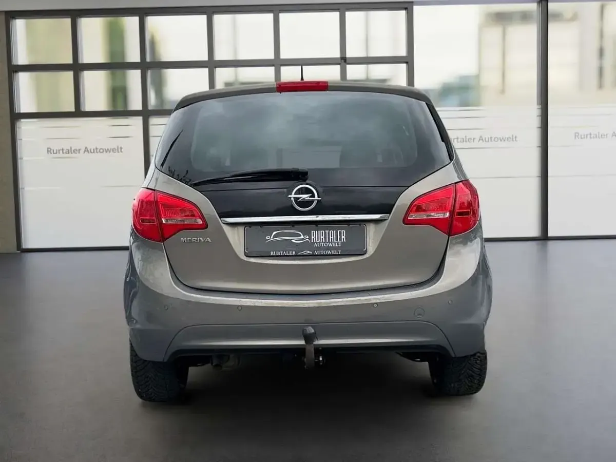 Używany Opel Meriva Design Edition 101 KM (74 kW) 2011 Brązowy Minivan