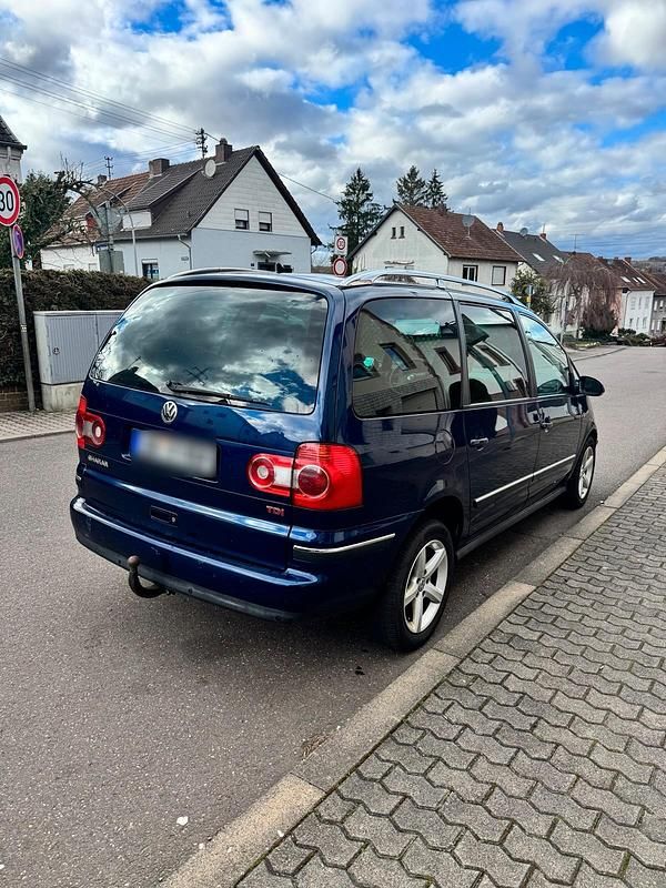 Gebraucht VW Sharan 131 PS (96 kW) 2004 Blau Van / Kleinbus