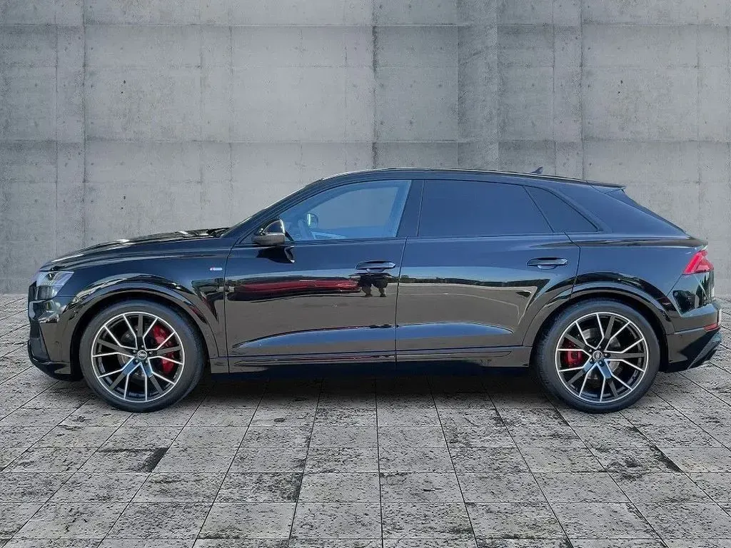 Gebraucht Audi Q8 Ambiente 286 PS (210 kW) 2023 Mythosschwarz metallic SUV