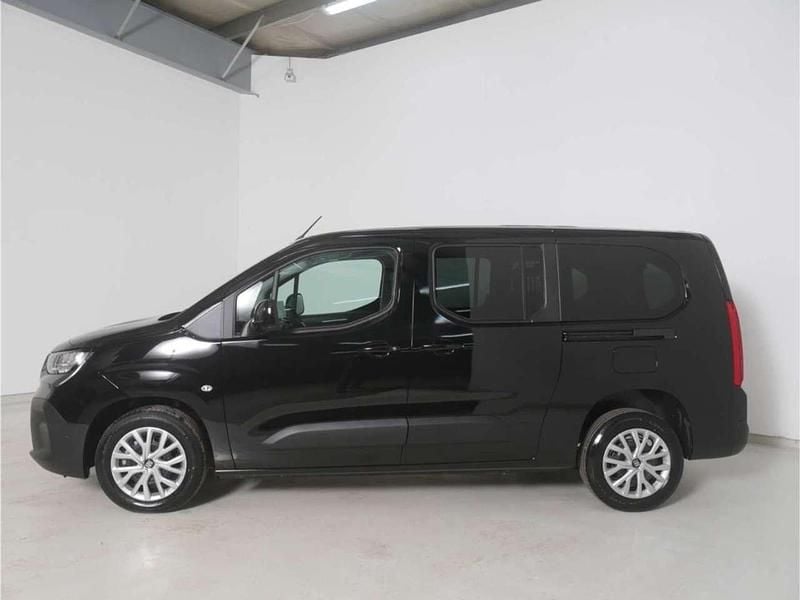 Neu Fiat Doblò 131 PS (96 kW) 2025 Schwarz Van / Kleinbus