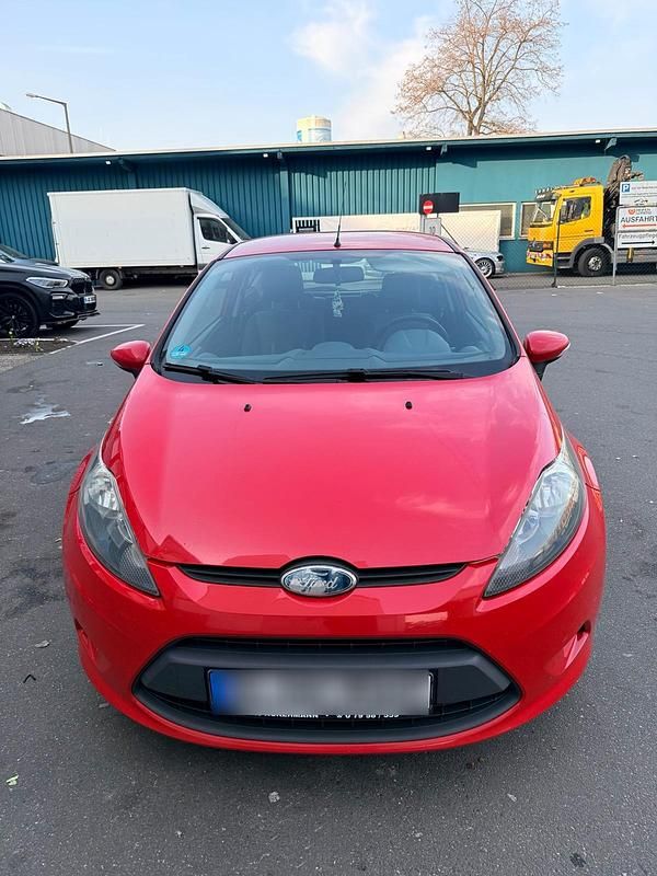 Gebraucht Ford Fiesta 90 PS (66 kW) 2010 Rot Kleinwagen