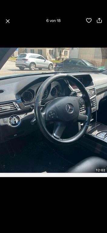 Gebraucht Mercedes E220 170 PS (125 kW) 2011 Blau Limousine