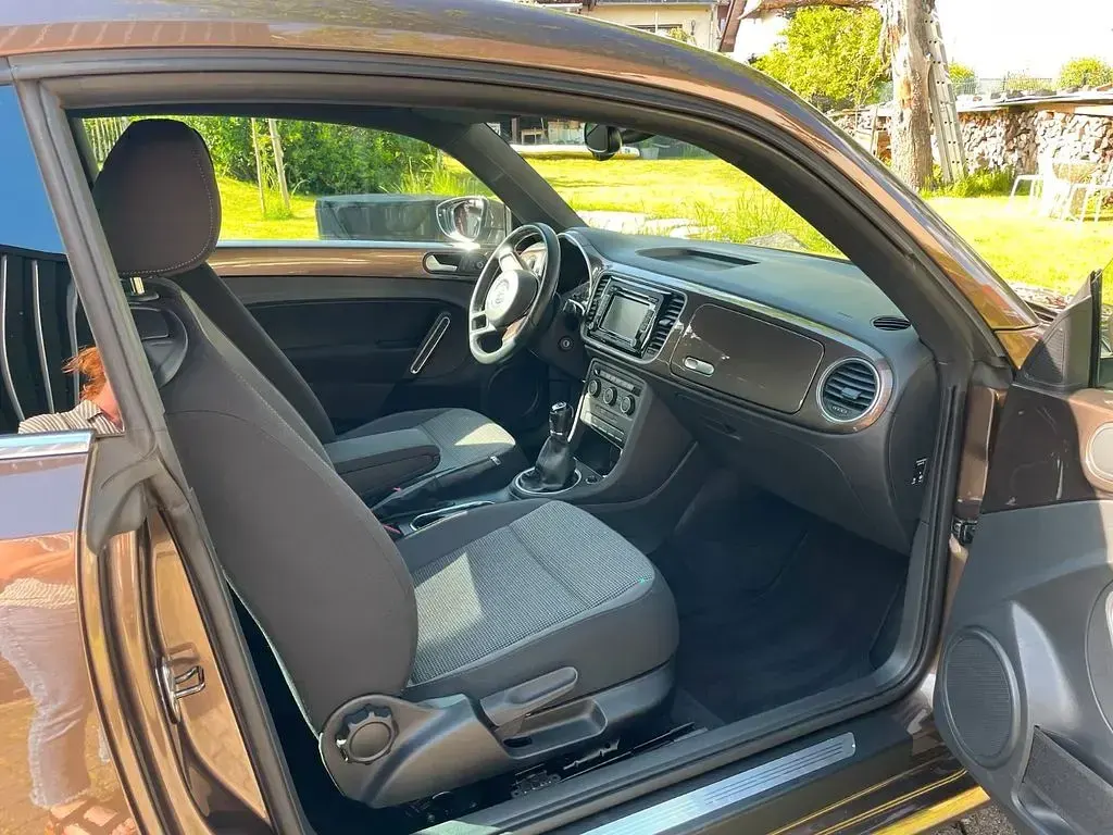 Gebraucht VW Beetle 105 PS (77 kW) 2015 Braun Kleinwagen