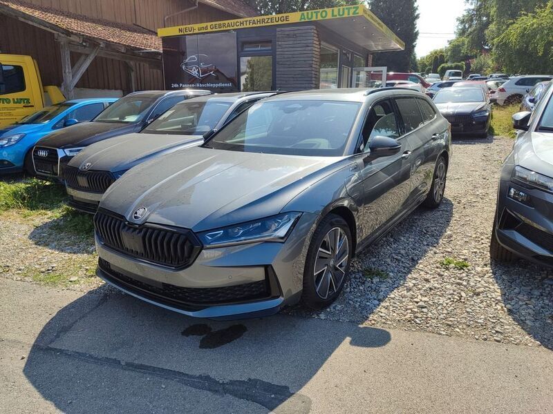 Schwarz Neu 2025 Skoda Superb SportLine Kombi | 47.900 € (Guter Preis) - Bild 1/4
