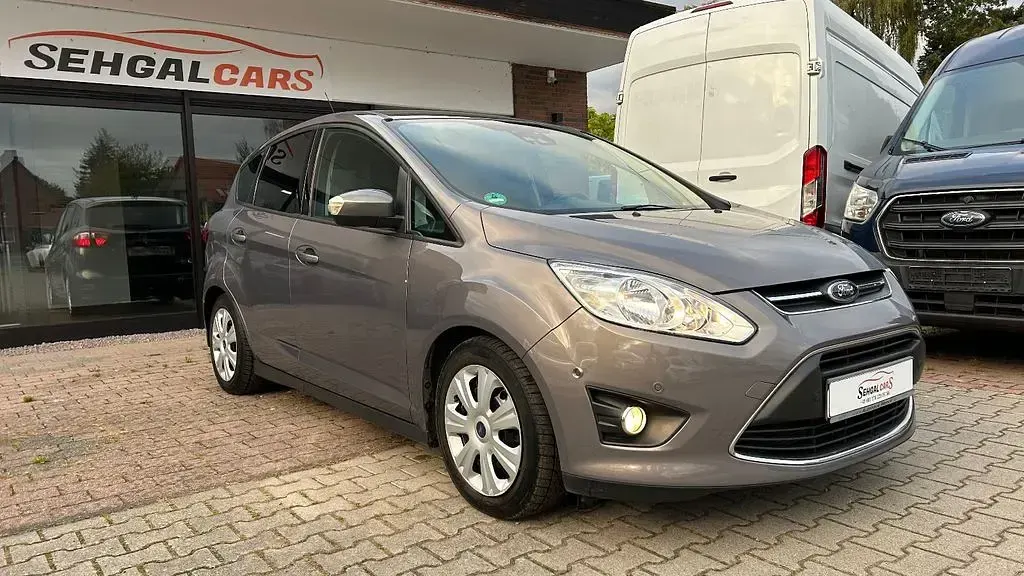 Gebraucht Ford C-MAX Titanium 125 PS (91 kW) 2018 Braun Van / Kleinbus