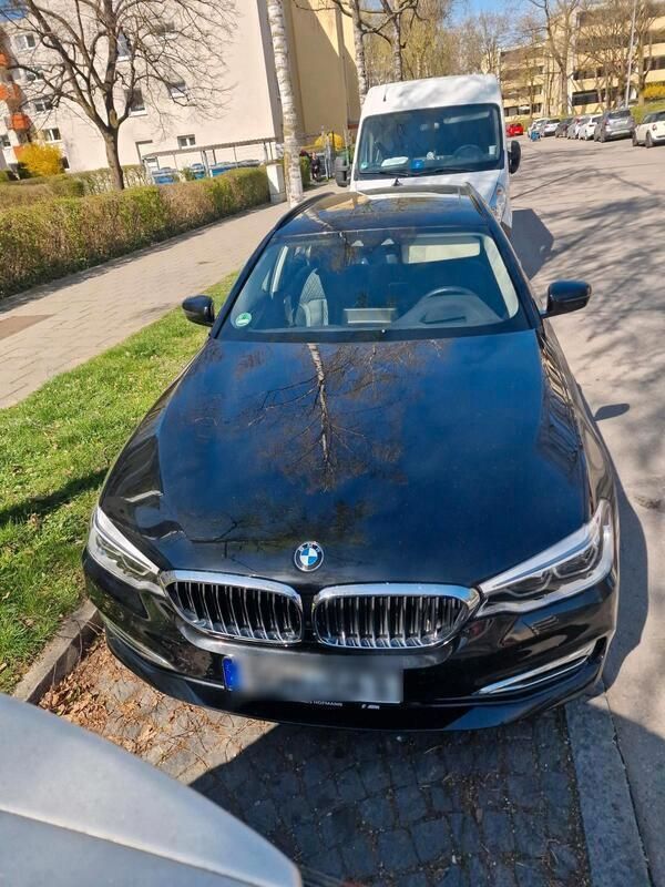 Schwarz Gebraucht 2020 BMW 520 Luxury Line Kombi | 35.500 € (Etwas zu teuer) - Bild 1/4