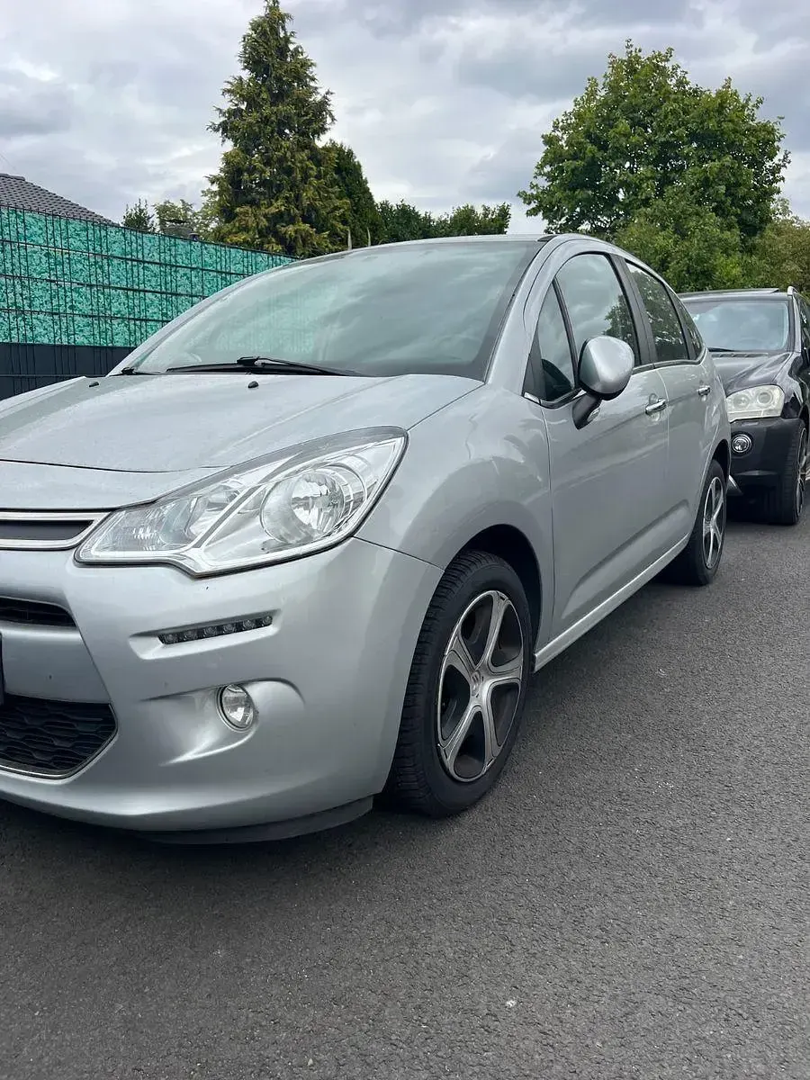 Gebraucht Citroën C3 PureTech 82 PS (60 kW) 2016 Silber Kleinwagen