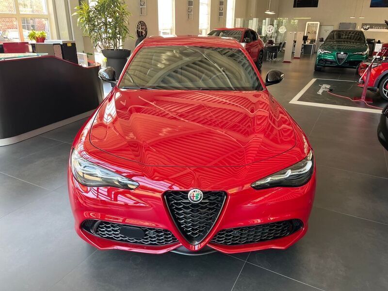 Neu Alfa Romeo Giulia 280 PS (205 kW) 2025 Rot Limousine
