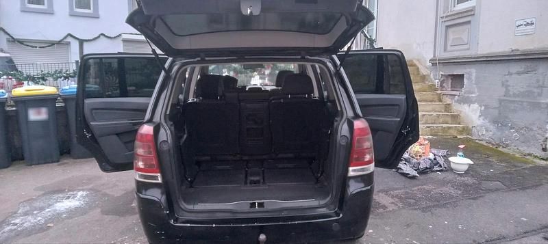 Gebraucht Opel Zafira 150 PS (110 kW) 2008 Schwarz Van / Kleinbus