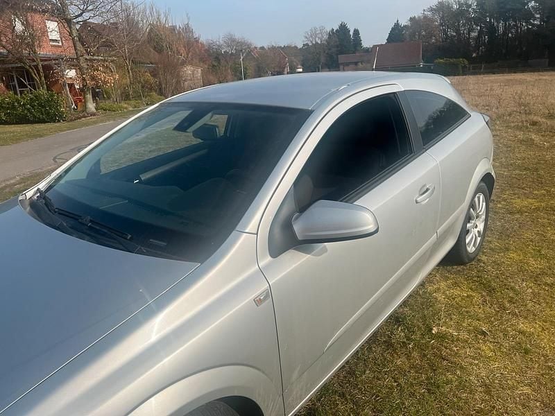 Gebraucht Opel Astra GTC 90 PS (66 kW) 2008 Silber Coupé