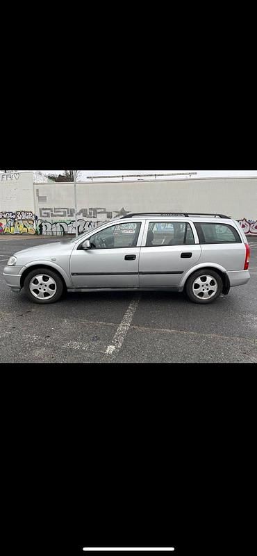 Gebraucht Opel Astra Edition 101 PS (74 kW) 1999 Silber Kombi