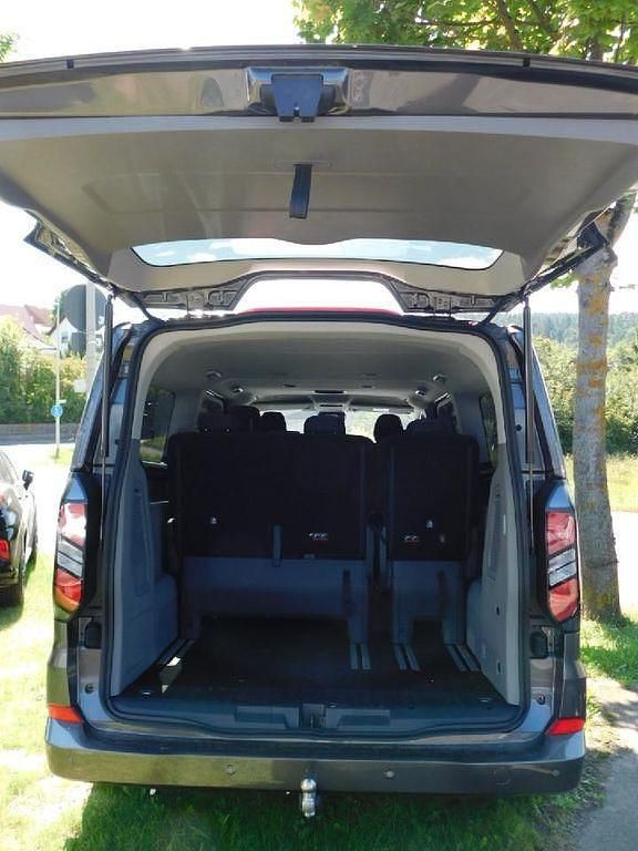 Neu Ford Tourneo Titanium 170 PS (125 kW) 2026 Grau Van / Kleinbus