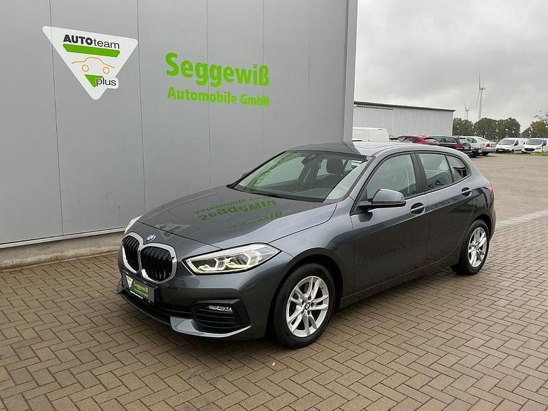 Grau Gebraucht 2020 BMW 118 Advantage Kleinwagen | 18.900 € (Guter Preis) - Bild 1/4