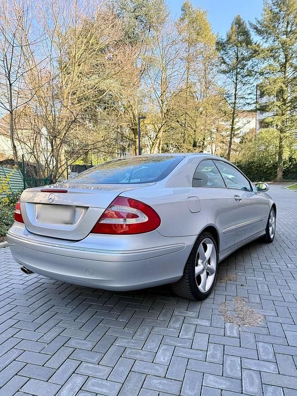 Gebraucht Mercedes CLK320 218 PS (160 kW) 2003 Silber Coupé