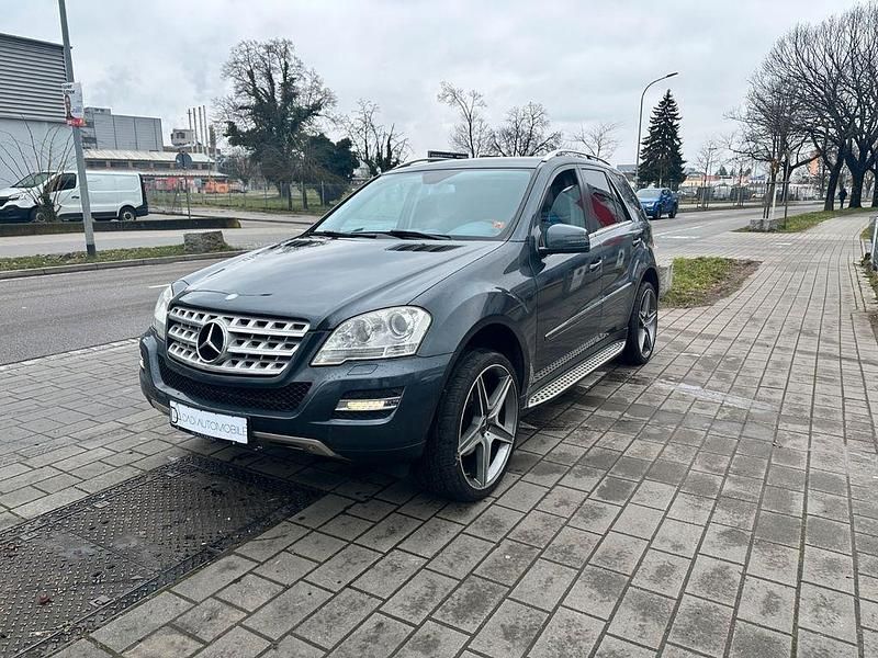 Gebraucht Mercedes ML350 231 PS (169 kW) 2011 Grau SUV