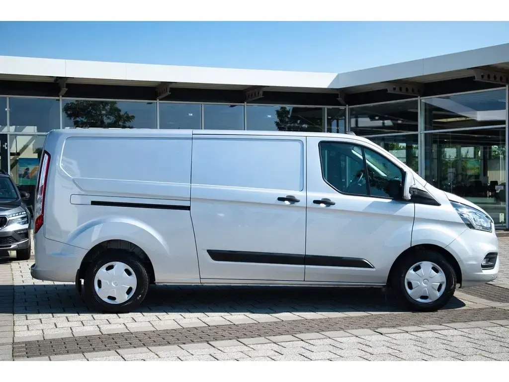 Gebraucht Ford Transit Custom 131 PS (96 kW) 2023 Polarsilber metallic Van