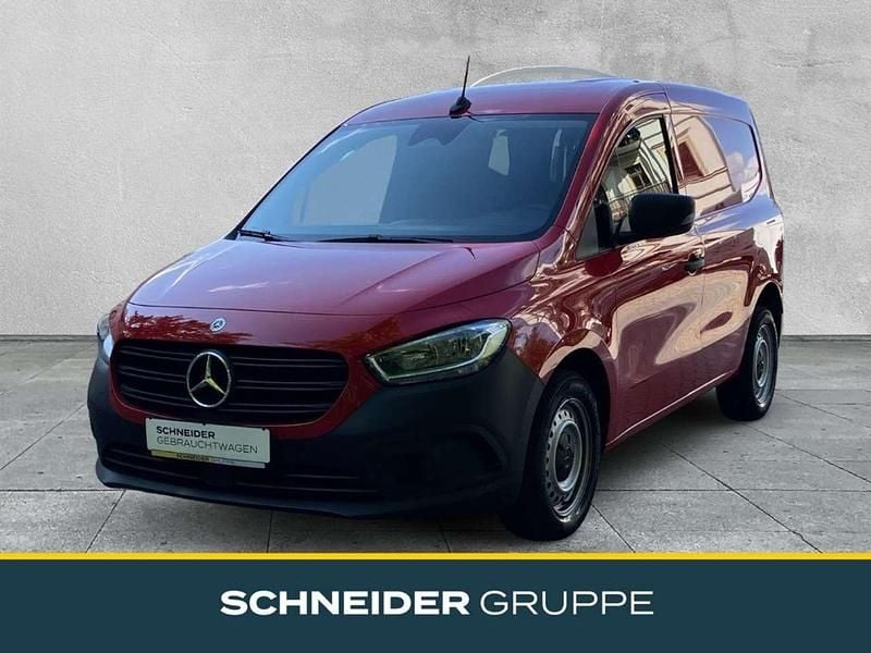 Rot Gebraucht 2022 Mercedes Citan 108 Van | 16.890 € (Fairer Preis) - Bild 1/4