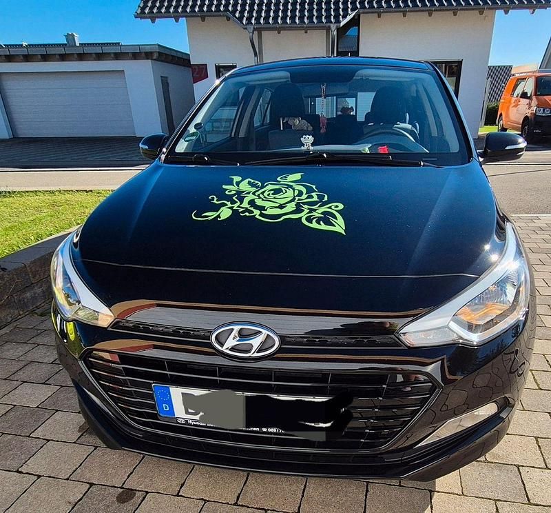 Schwarz Gebraucht 2018 Hyundai i20 Active Kleinwagen | 8.250 € (Guter Preis) - Bild 1/4