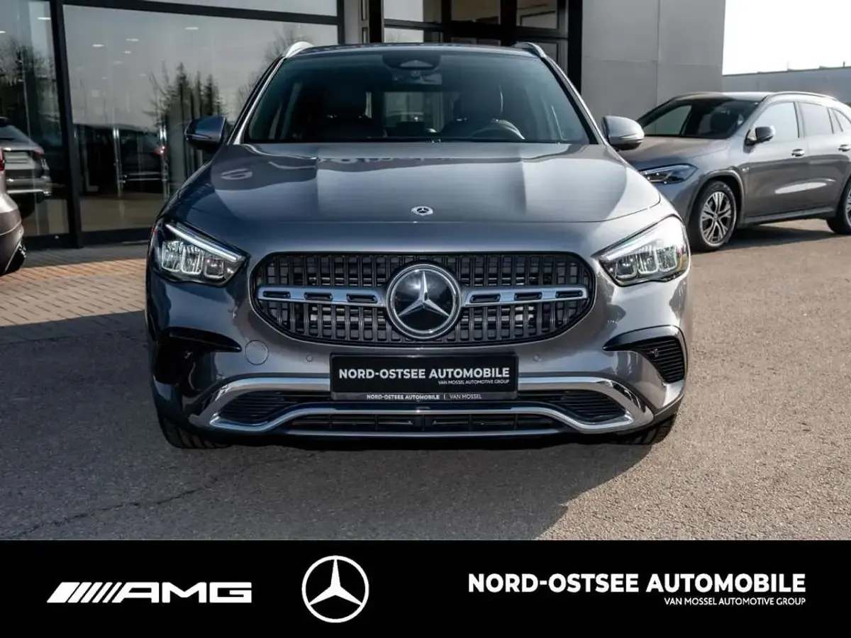 Gebraucht Mercedes GLA200 Progressive 150 PS (110 kW) 2025 Metalliclack mountaingrau SUV