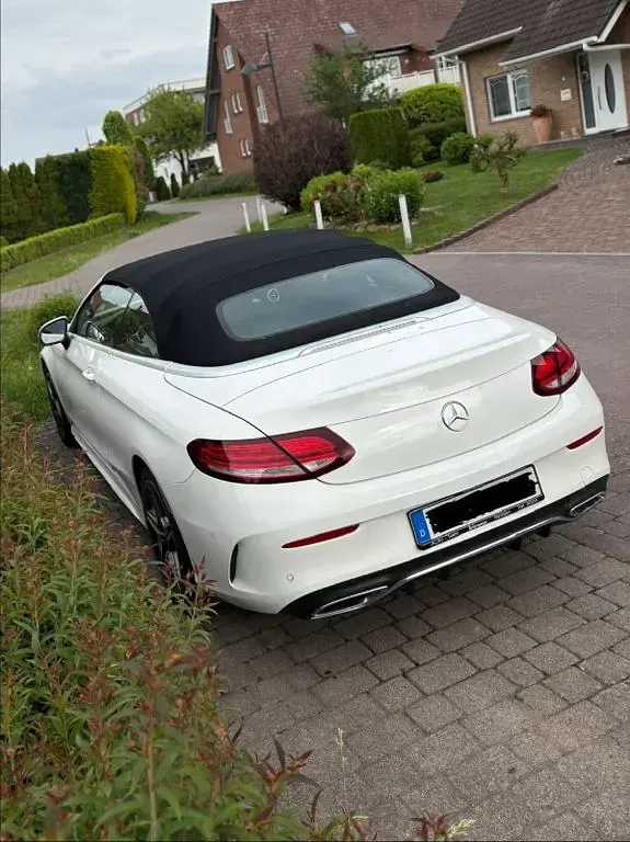 Gebraucht Mercedes C300 AMG 245 PS (180 kW) 2021 Weiß Cabrio