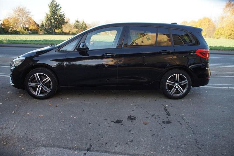 Gebraucht BMW 220 Sport Line 190 PS (139 kW) 2018 Schwarz Kombi