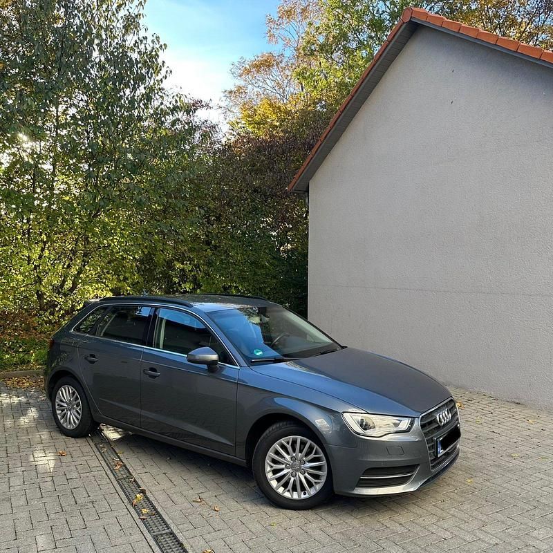 Gebraucht Audi A3 Comfort 150 PS (110 kW) 2015 Grau Kombi
