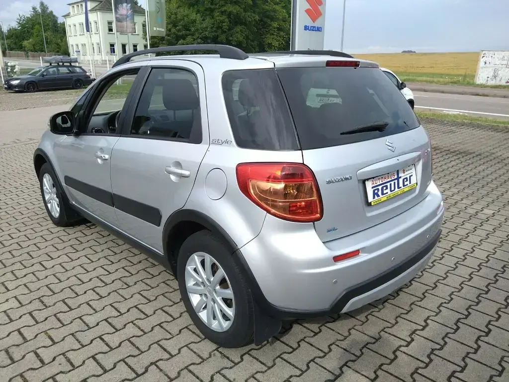 Gebraucht Suzuki SX4 Style 120 PS (88 kW) 2011 Silber SUV