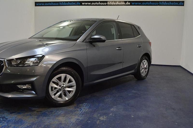 Neu Skoda Fabia Selection 95 PS (69 kW) 2025 Grau Limousine