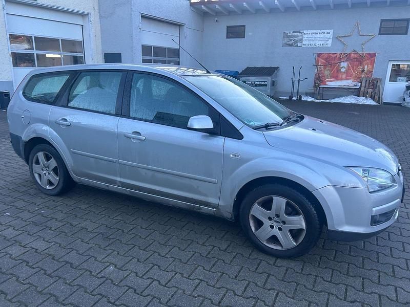 Gebraucht Ford Focus Style 101 PS (74 kW) 2007 Silber Kombi