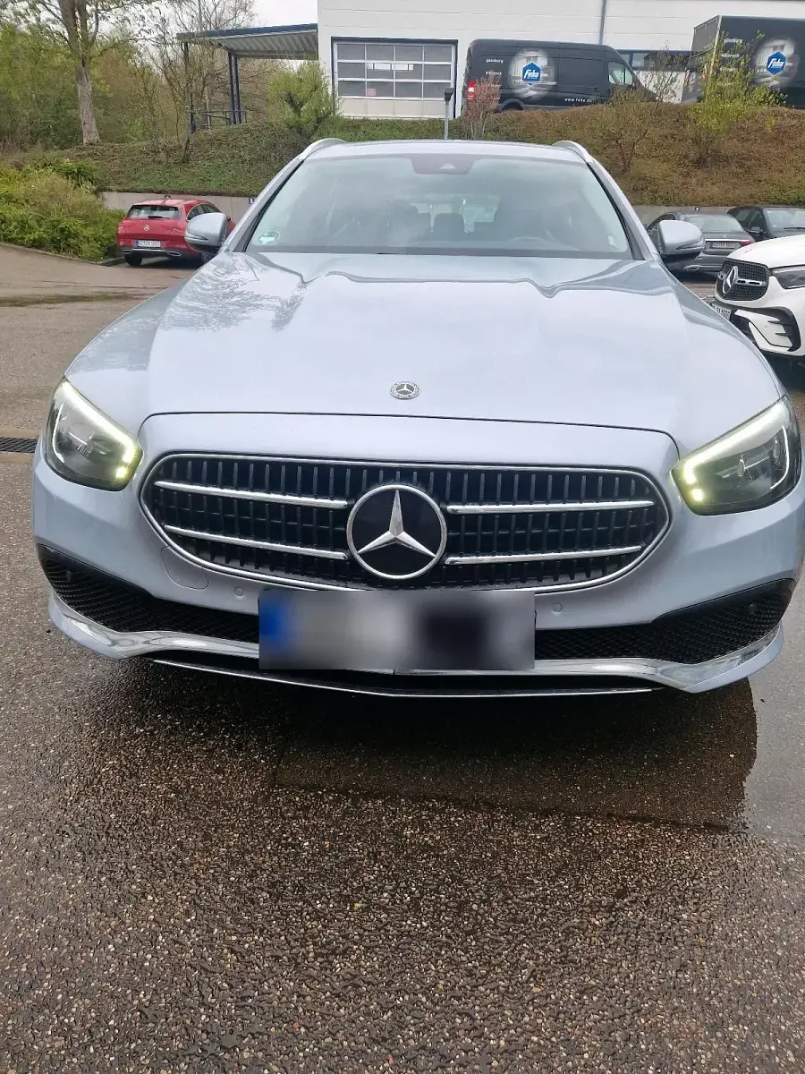 Usado Mercedes E220 194 CV (142 kW) 2021 Plateado Familiar
