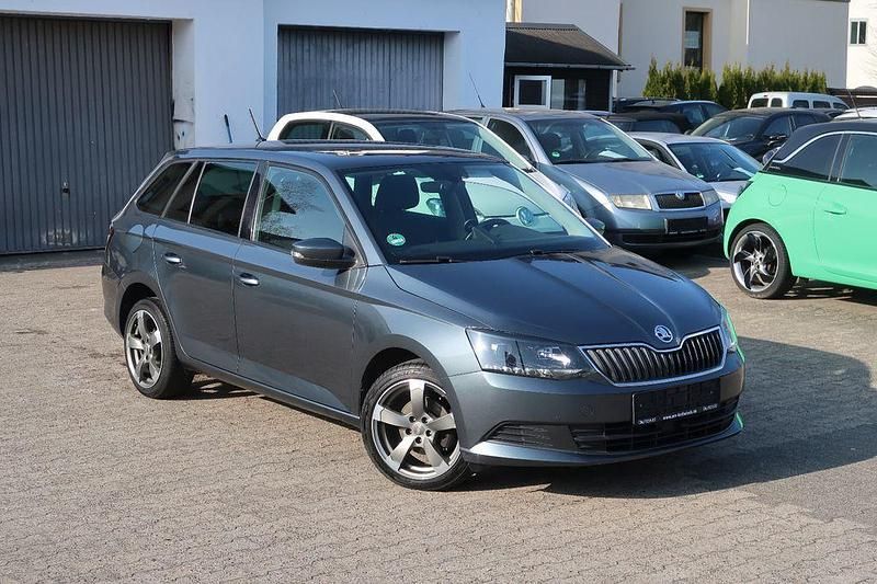Gebraucht Skoda Fabia Ambition 90 PS (66 kW) 2015 Grau Kombi
