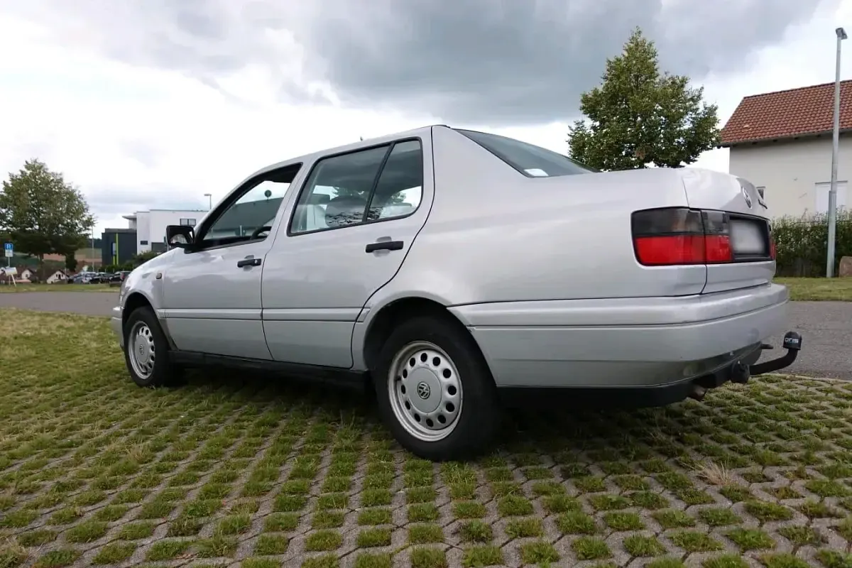 Gebraucht VW Vento 101 PS (74 kW) 1996 Silber Limousine