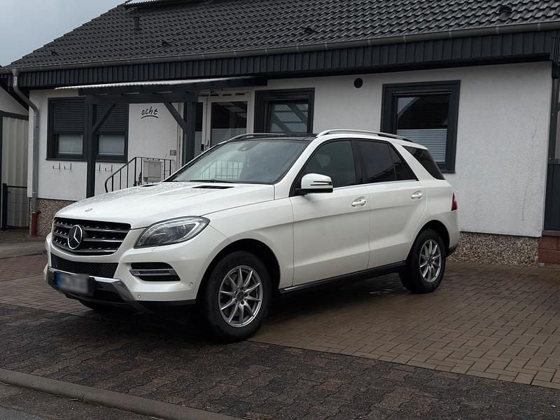 Gebraucht Mercedes ML350 258 PS (189 kW) 2013 Weiß SUV