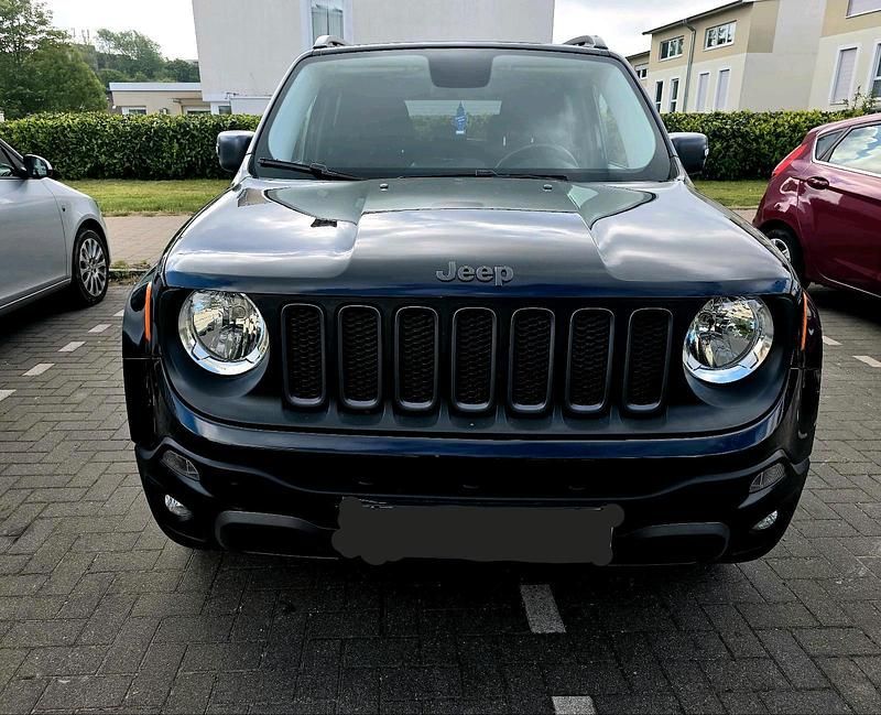 Schwarz Gebraucht 2015 Jeep Renegade Trailhawk SUV | 13.899 € (Fairer Preis) - Bild 1/4