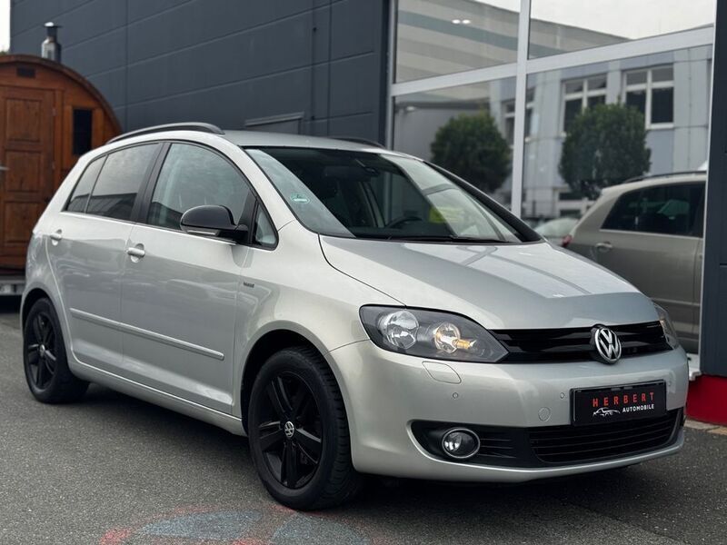 Silber Gebraucht 2012 VW Golf VII Match Limousine | 5.800 € (Superpreis) - Bild 1/4