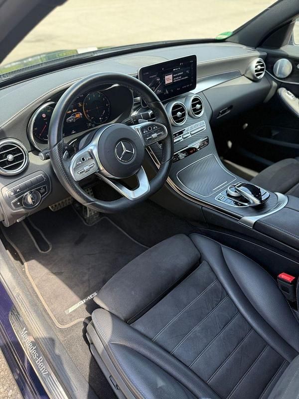 Używany Mercedes C300e 306 KM (225 kW) 2020 Niebieski Kombi