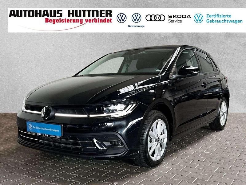 Deep black perleffekt (metallic) Gebraucht 2023 VW Polo Style Limousine | 24.490 € (Etwas zu teuer) - Bild 1/4