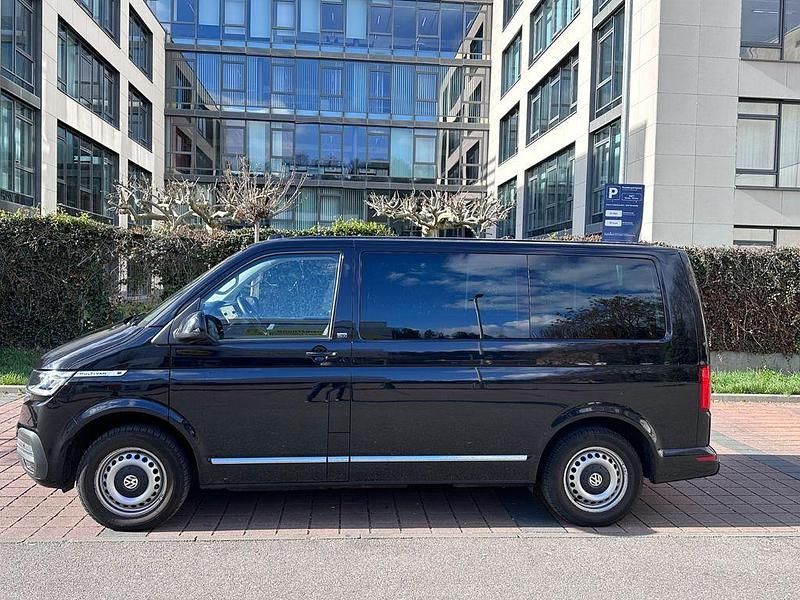 Gebraucht VW Multivan Generation Six 150 PS (110 kW) 2022 Schwarz Van
