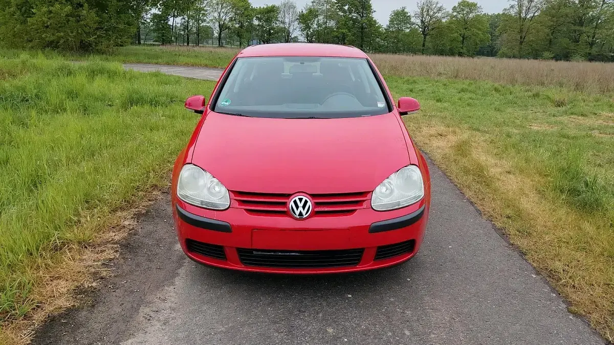 Gebraucht VW Golf IV Trendline 2005 Rot Limousine