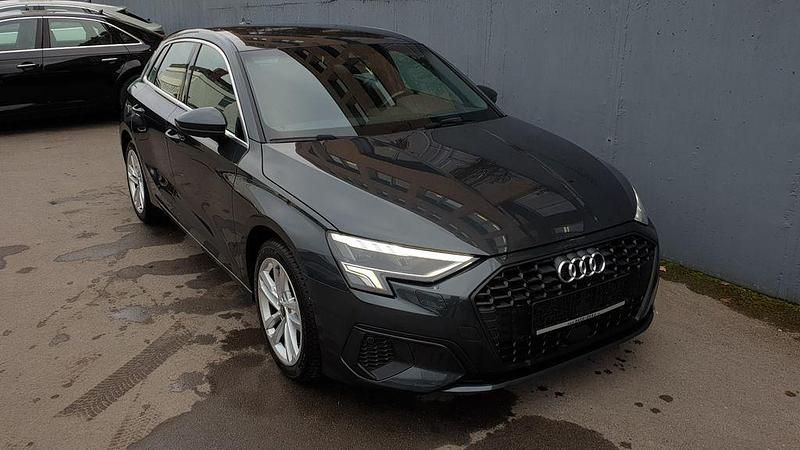 Gebraucht Audi A3 Sport 150 PS (110 kW) 2022 Grau Limousine