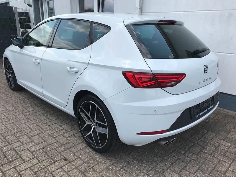 Gebraucht Seat Leon Beats 150 PS (110 kW) 2019 Weiß Limousine