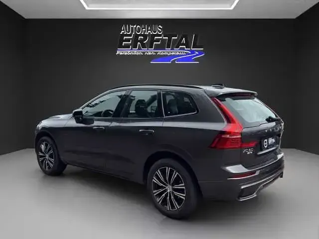 Gebraucht Volvo XC60 145 PS (106 kW) 2021 SUV