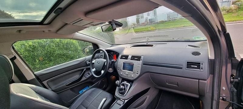 Grau Gebraucht 2012 Ford Kuga Titanium S SUV | 9.450 € (Guter Preis) - Bild 1/4