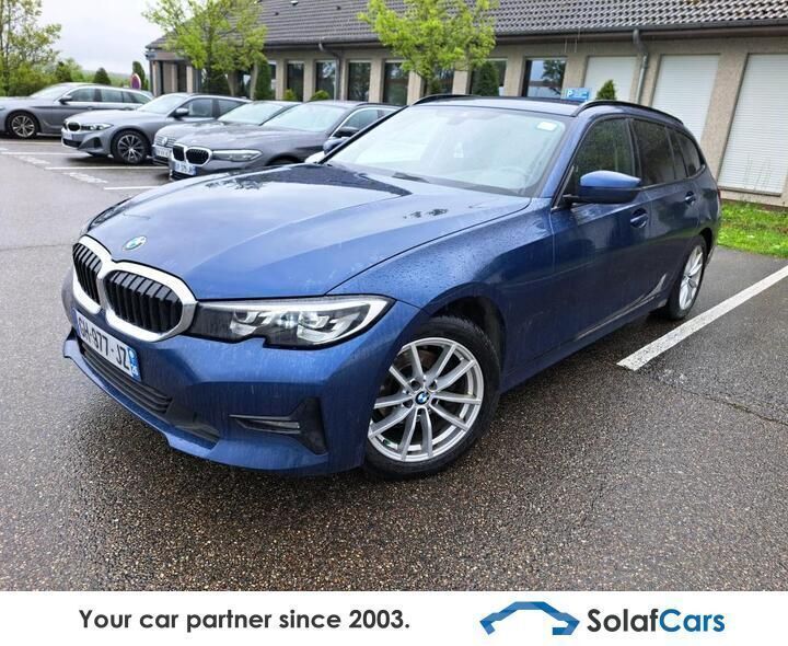 Blau Gebraucht 2022 BMW 318 Kombi | 15.488 € (Superpreis) - Bild 1/4