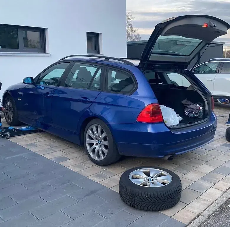 Używany BMW 320 163 KM (119 kW) 2007 Niebieski Kombi