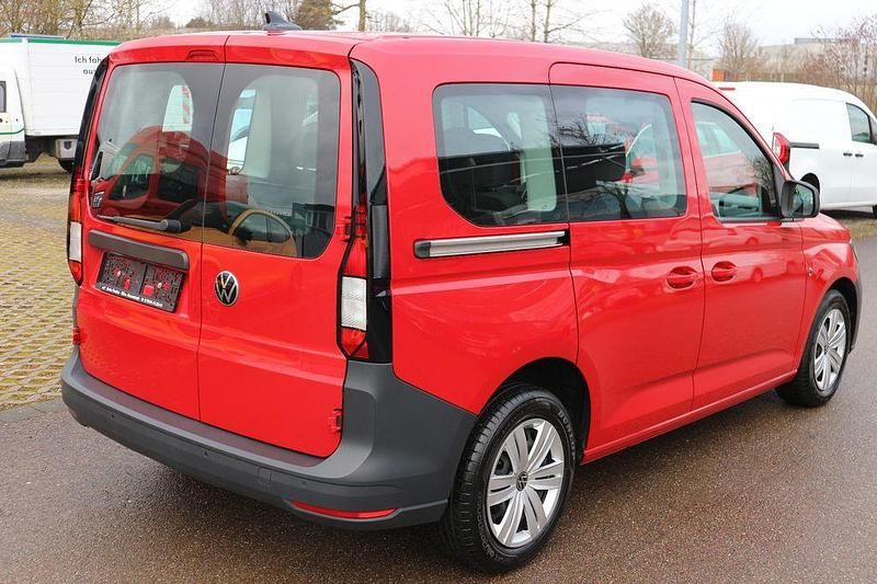 Gebraucht VW Caddy 122 PS (89 kW) 2022 Rot Van / Kleinbus