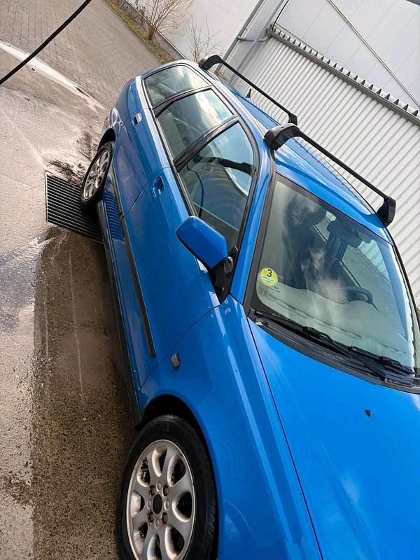 Gebraucht Volvo V40 Comfort 116 PS (85 kW) 2001 Blau Kombi