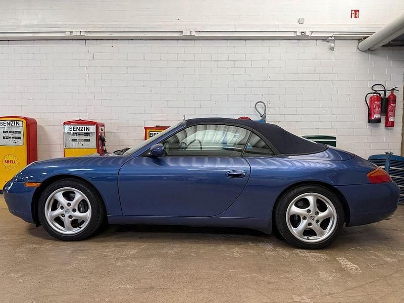 Blau Gebraucht 1998 Porsche 911 Carrera Cabriolet Cabrio | 31.900 € (Fairer Preis) - Bild 1/4