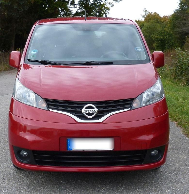 Rot Gebraucht 2012 Nissan Evalia Van / Kleinbus | 8.999 € (Etwas zu teuer) - Bild 1/4