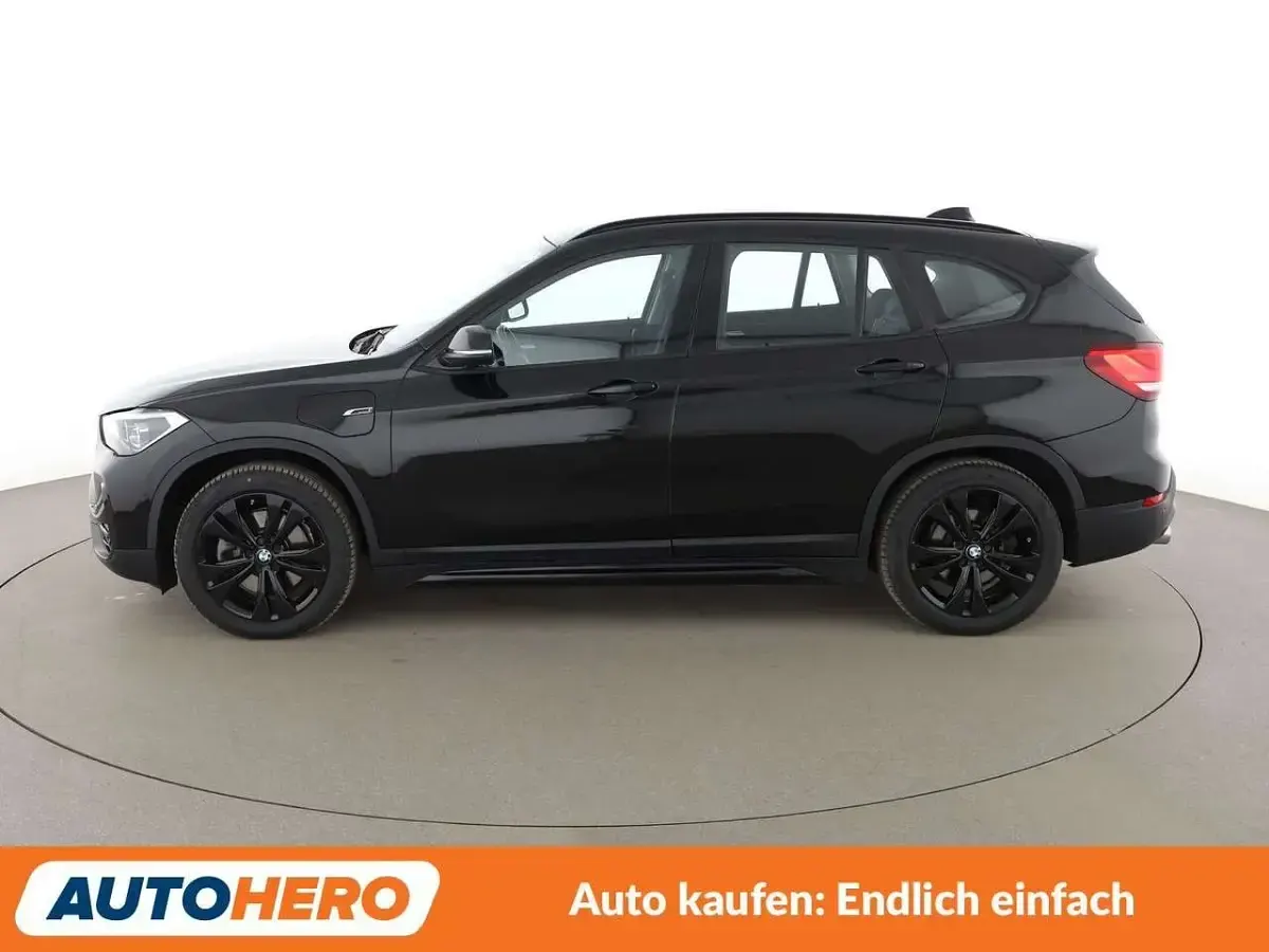 Gebraucht BMW X1 Sport Line 220 PS (161 kW) 2022 Schwarz ii bonnet fluid black SUV
